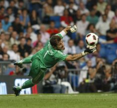Iker Casillas deja el fútbol