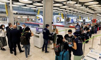 viajes en el aeropuerto Adolfo Suárez