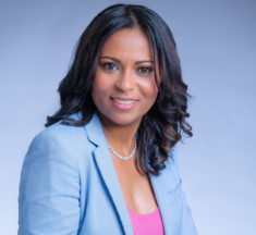 «Dos Mundos Unidos: Contrastes entre la Diáspora Dominicana en Estados Unidos y Europa»